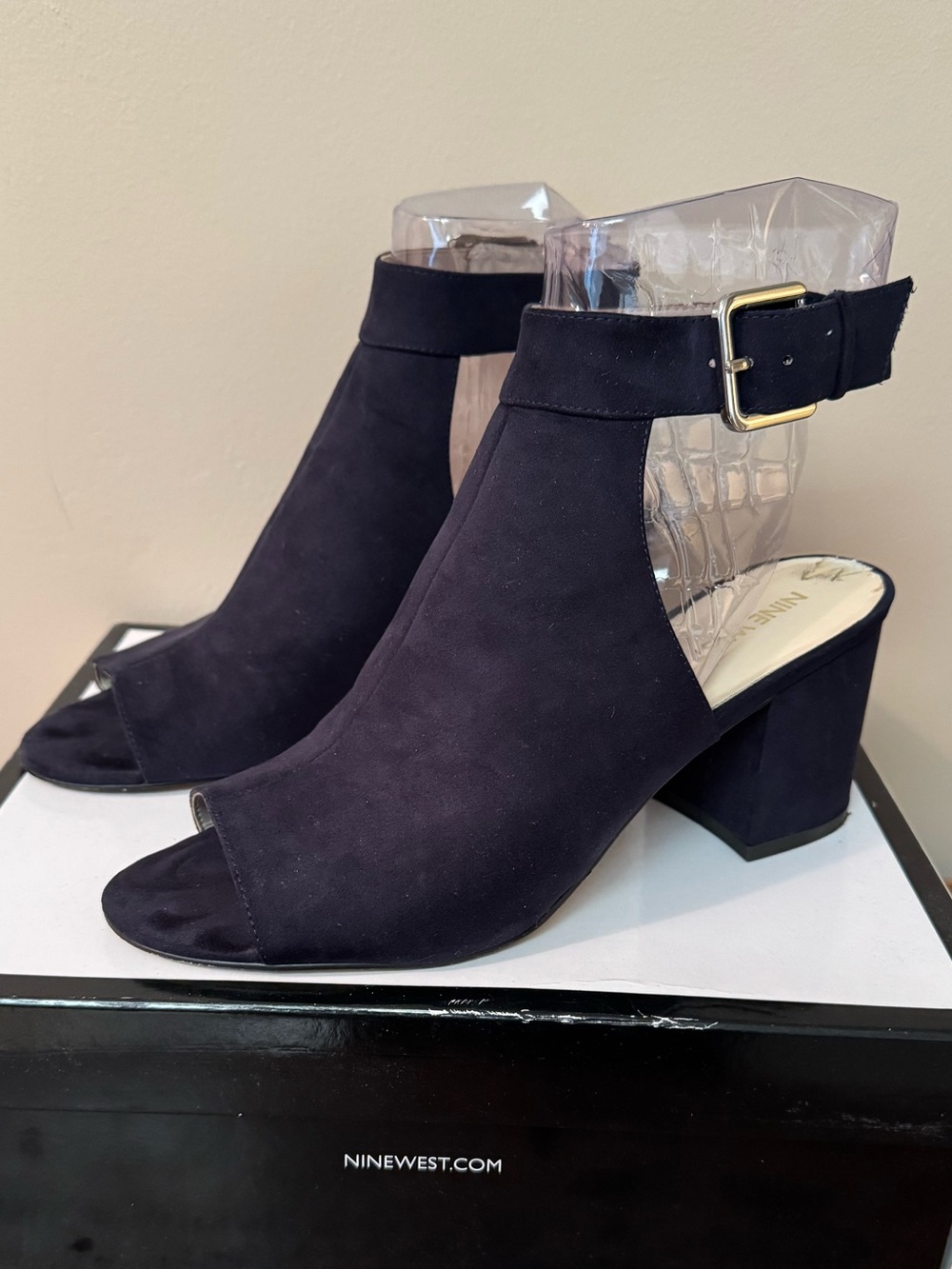 EUC Nine West Navy Blue Suede Peep-Toe Ankle Block Heels, Size 9